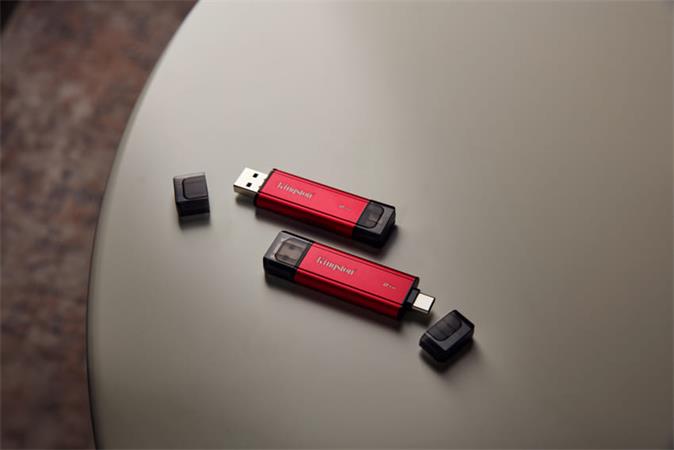 Kingston Flash SSD 1TB Dual USB-A/C Portable, Up to 1050MB/s USB 3.2 Gen 2