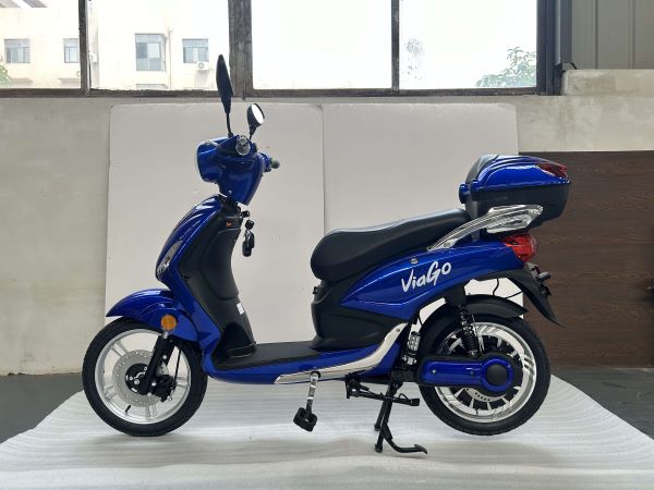 ViaGo Riga modrá, 500W (1000W), 25Km/h (40Km/h), dojezd až 100Km, bez baterie 48V/40Ah, bez nutnosti SPZ a ŘP